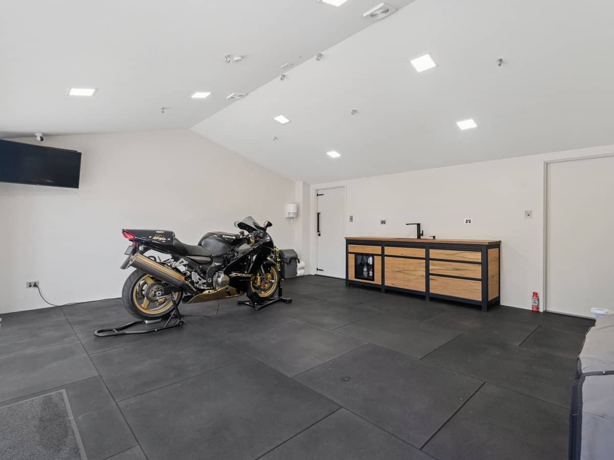 40-42 Oak Tree Court, Cedar Grove - Thumbnail 4