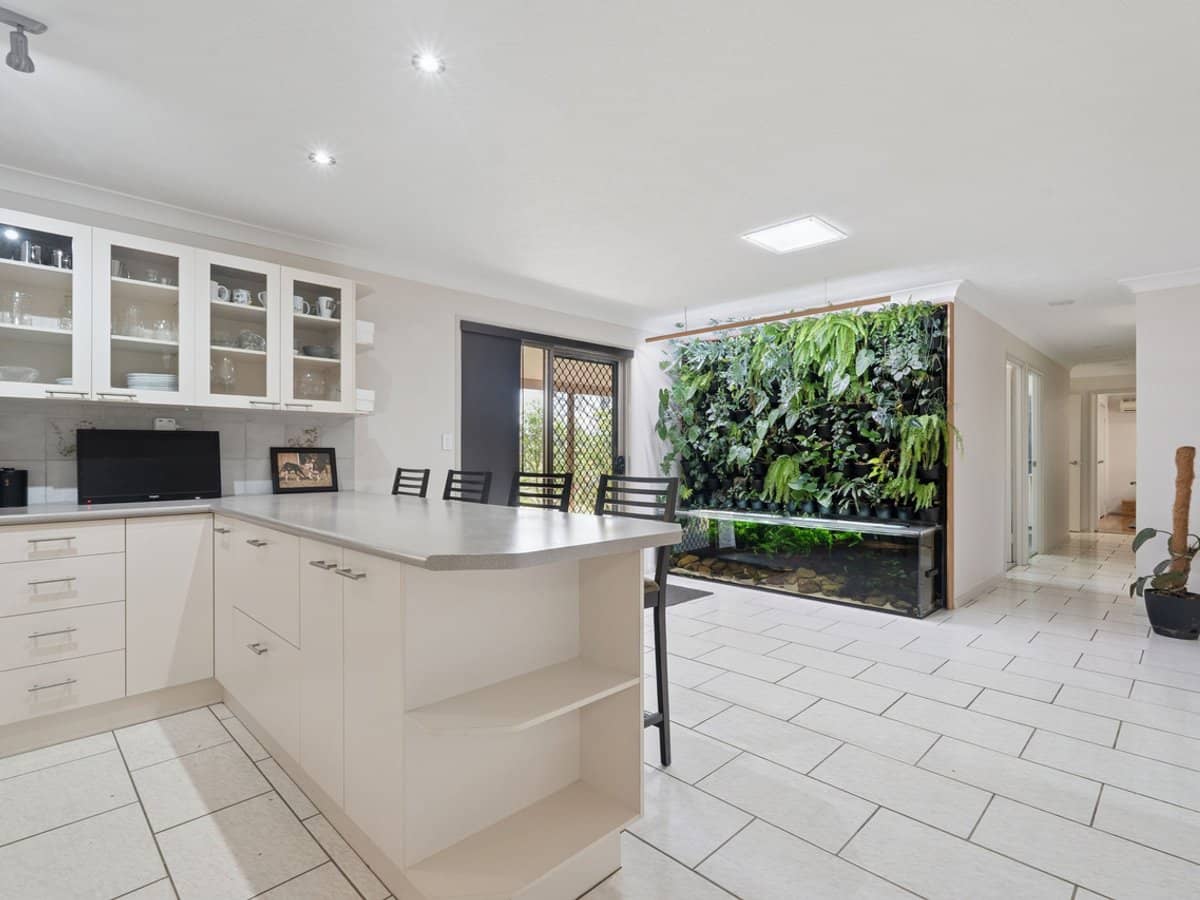 40-42 Oak Tree Court, Cedar Grove - Thumbnail 8