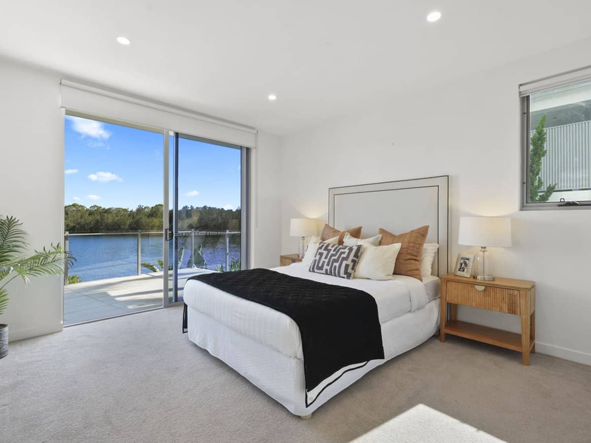 3046 Quay South Drive, Carrara - Thumbnail 2