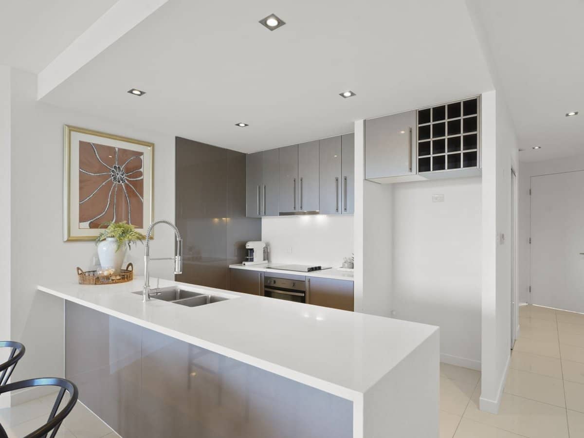 3046 Quay South Drive, Carrara - Thumbnail 4