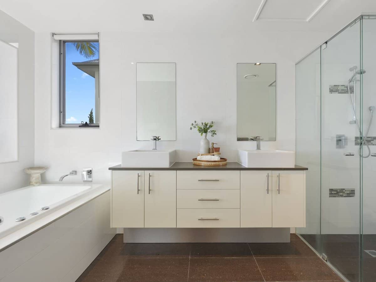 3046 Quay South Drive, Carrara - Thumbnail 11