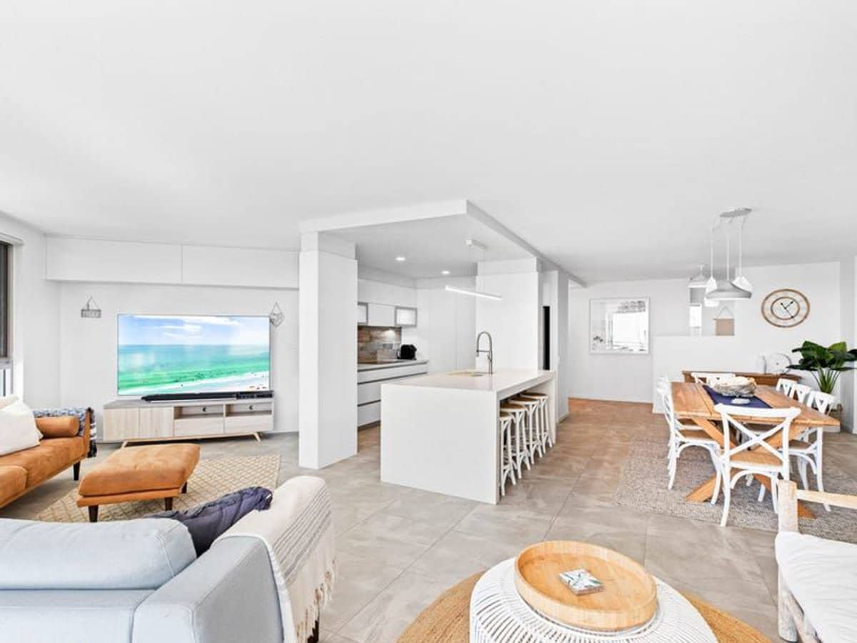 277 Golden Four Drive, Bilinga - Thumbnail 4