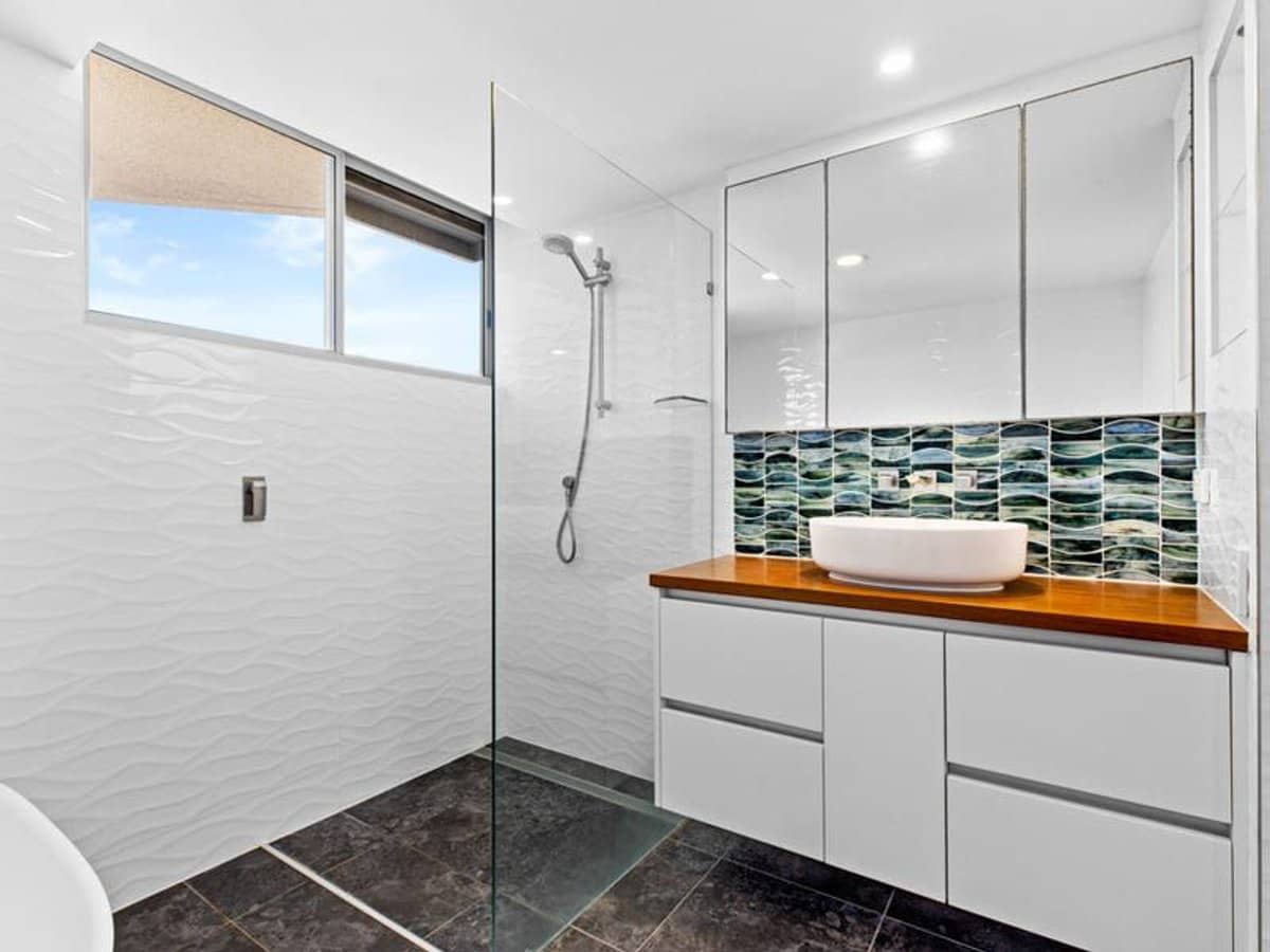 277 Golden Four Drive, Bilinga - Thumbnail 12