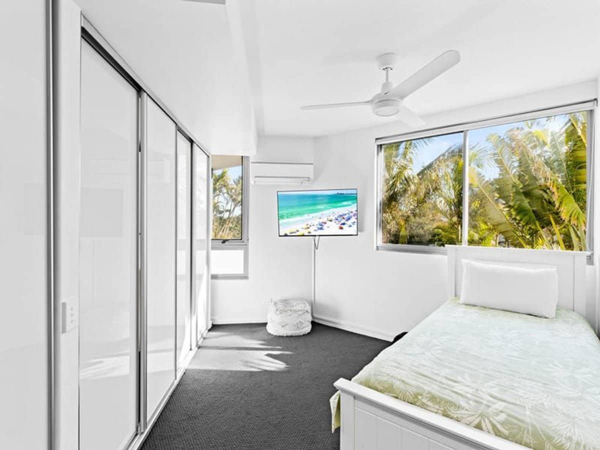 277 Golden Four Drive, Bilinga - Thumbnail 14