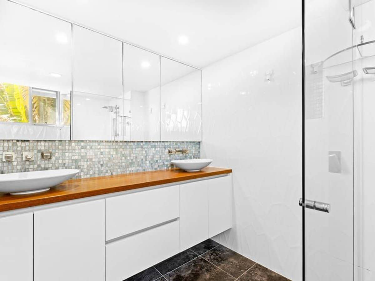 277 Golden Four Drive, Bilinga - Thumbnail 11