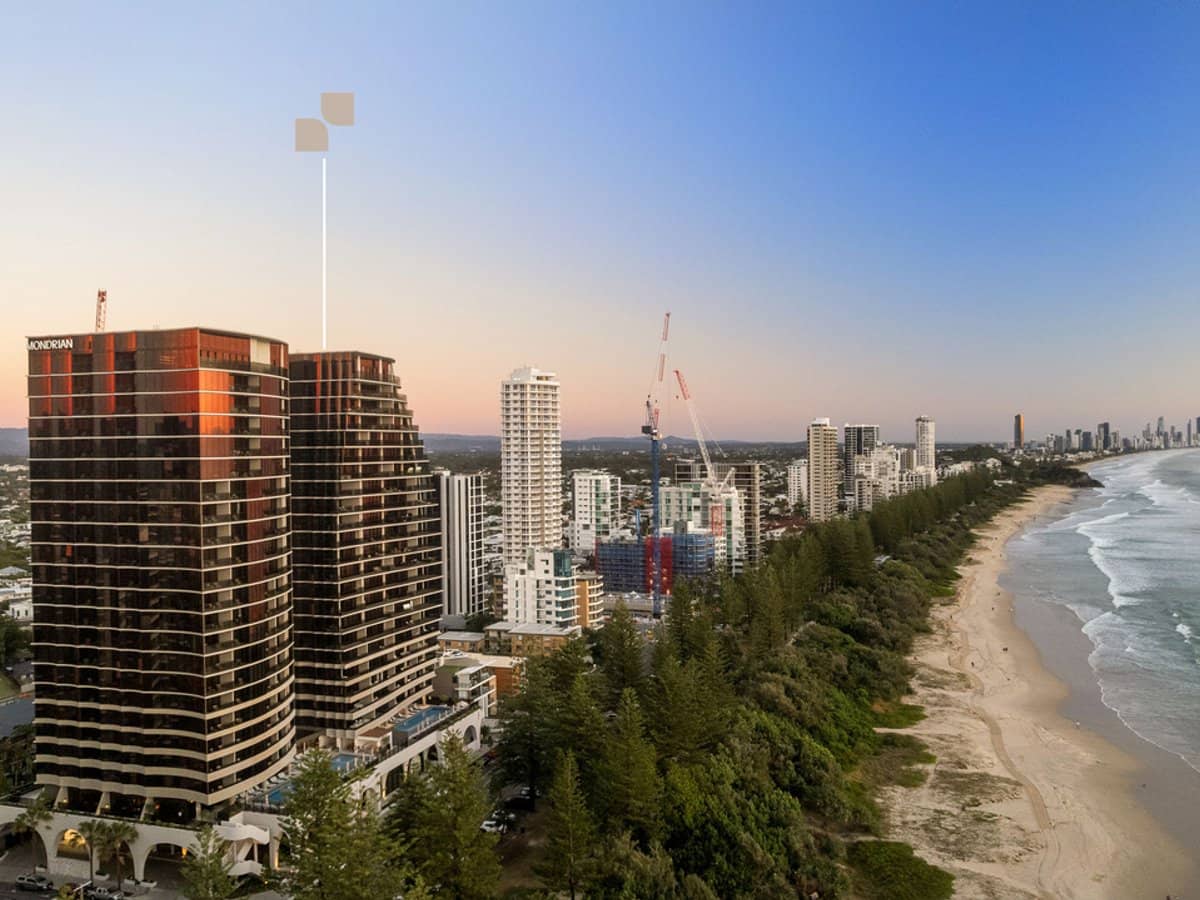 58 The Esplanade, Burleigh Heads - Thumbnail 2