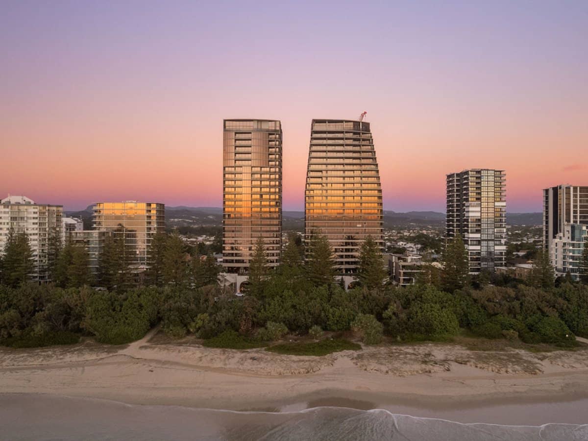 58 The Esplanade, Burleigh Heads - Thumbnail 1