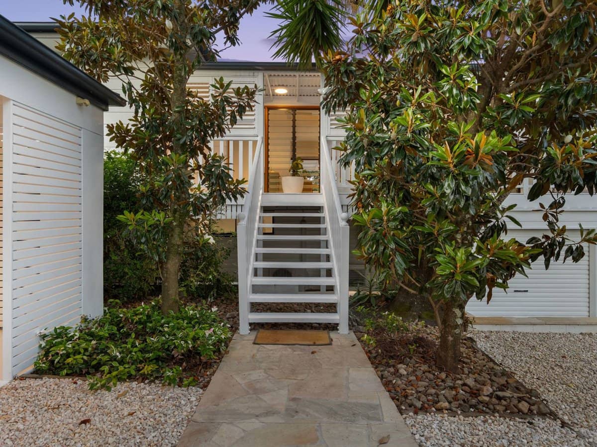 5 Third Avenue, Labrador - Thumbnail 5