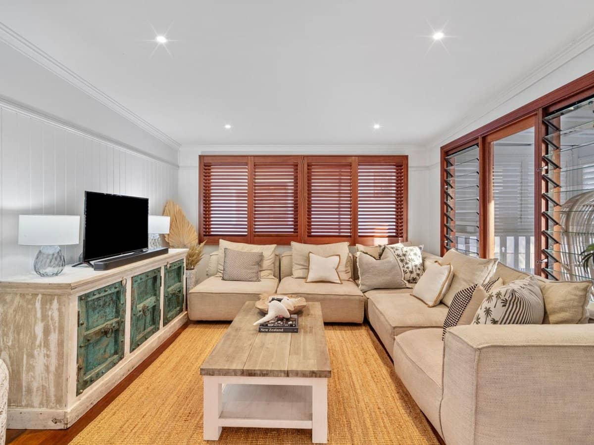 5 Third Avenue, Labrador - Thumbnail 7