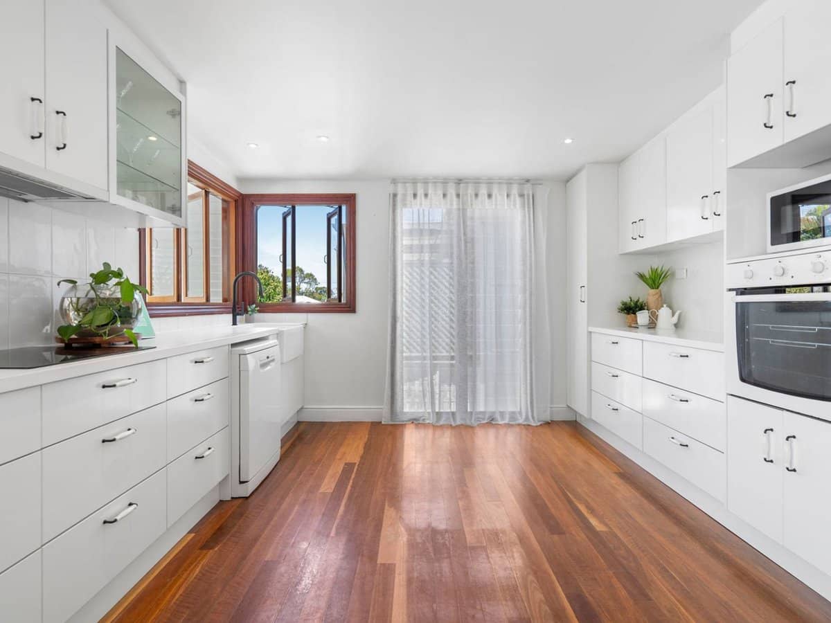 5 Third Avenue, Labrador - Thumbnail 9