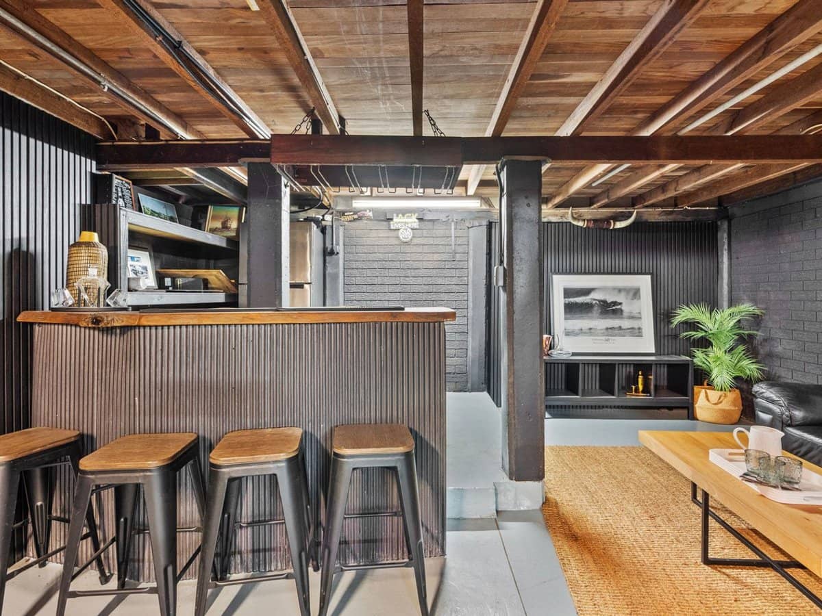 5 Third Avenue, Labrador - Thumbnail 24