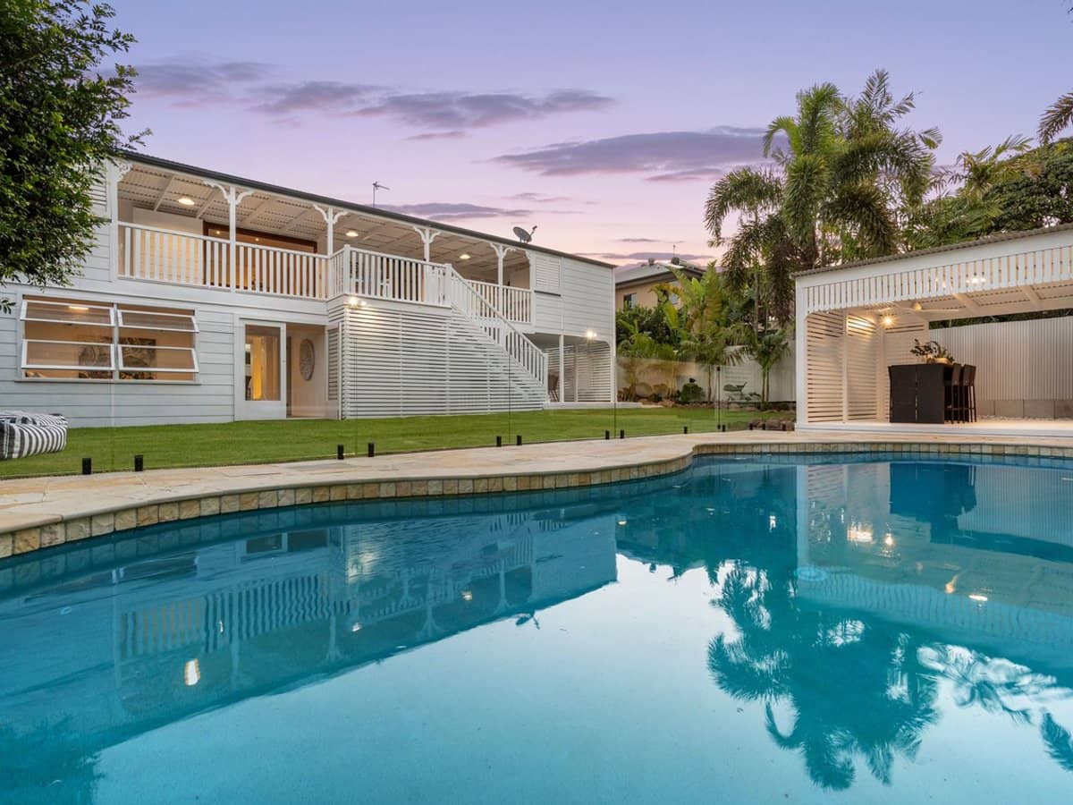 5 Third Avenue, Labrador - Thumbnail 1