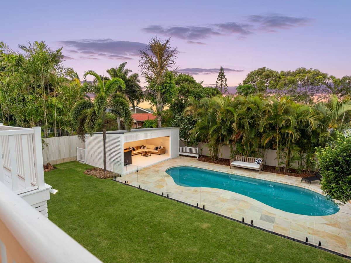 5 Third Avenue, Labrador - Thumbnail 2