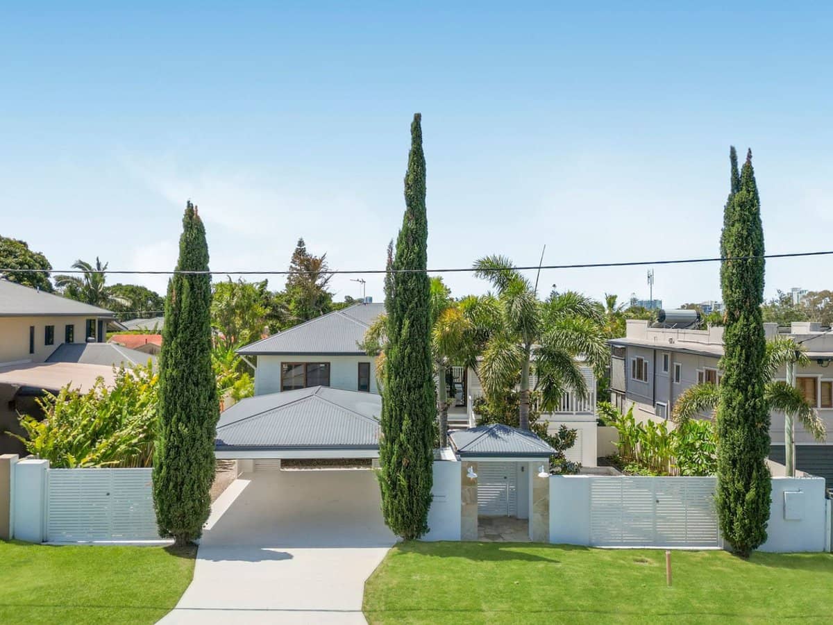 5 Third Avenue, Labrador - Thumbnail 3