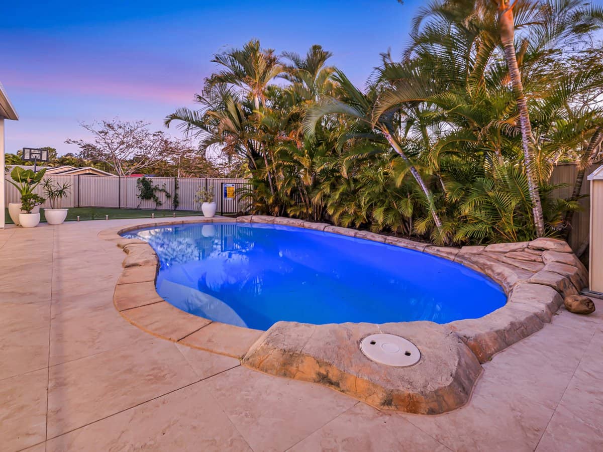 33 Lochinvar Court, ASHMORE - Thumbnail 6