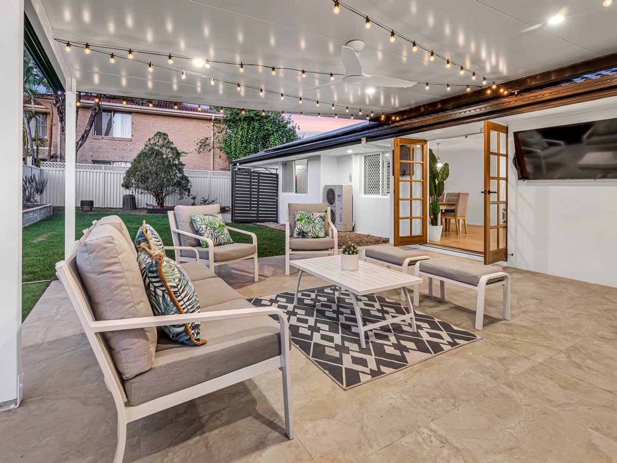 33 Lochinvar Court, ASHMORE - Thumbnail 11