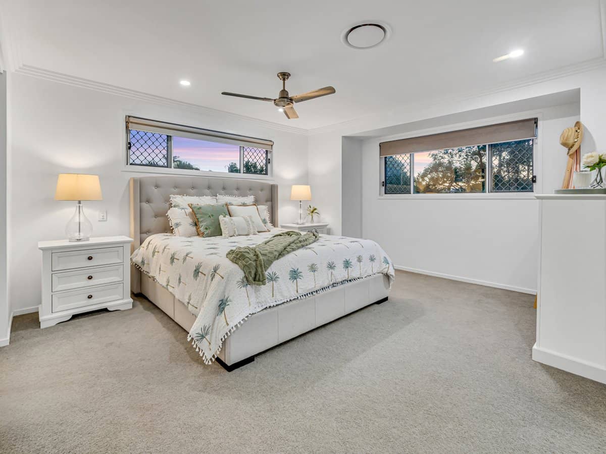 33 Lochinvar Court, ASHMORE - Thumbnail 17