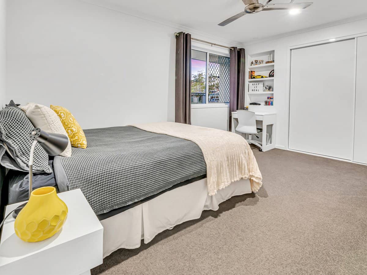 33 Lochinvar Court, ASHMORE - Thumbnail 20