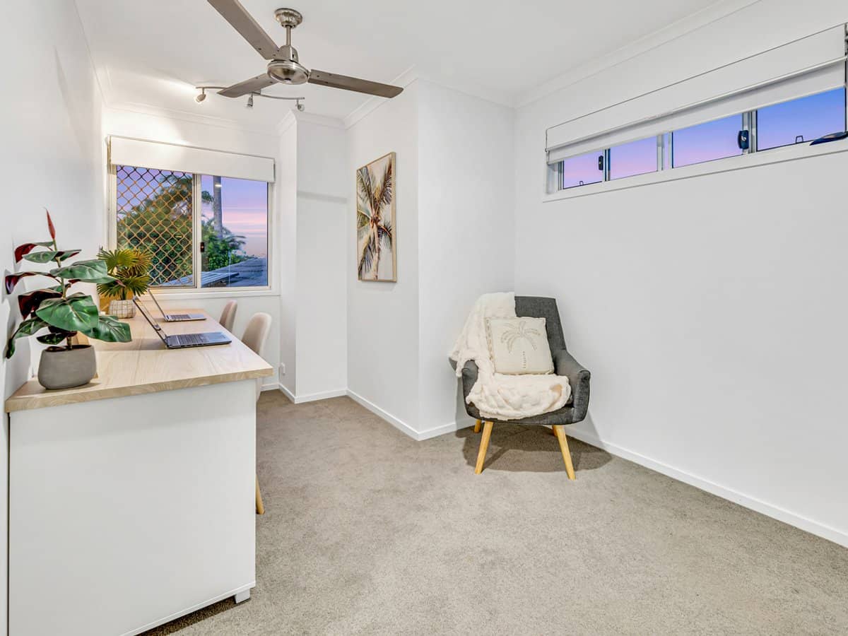 33 Lochinvar Court, ASHMORE - Thumbnail 25