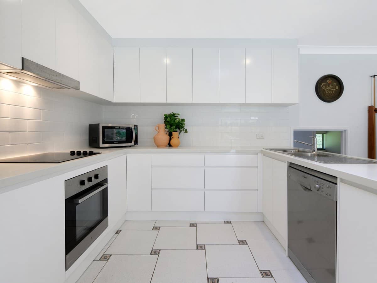 10 Jacana Street, ASHMORE - Thumbnail 27