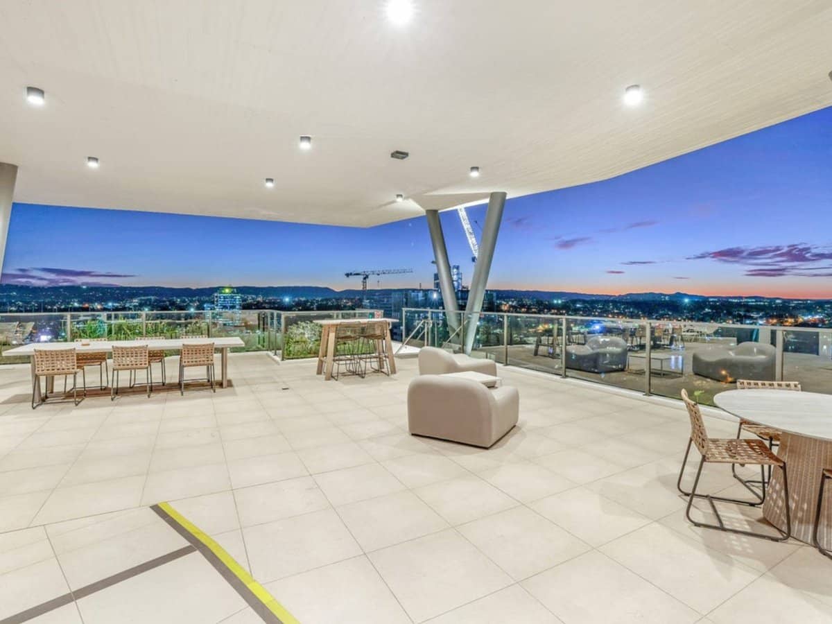 28 Dalpura Street, SURFERS PARADISE - Thumbnail 5