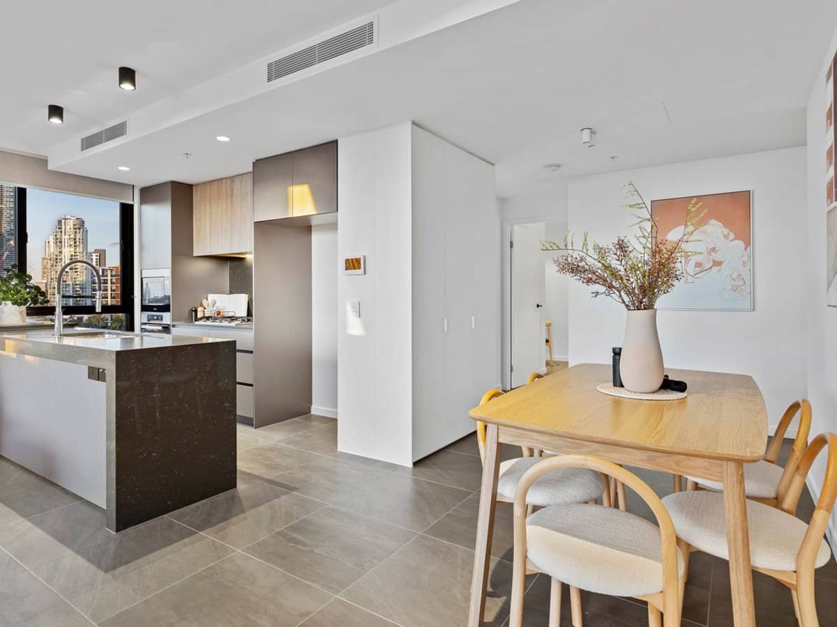 28 Dalpura Street, SURFERS PARADISE - Thumbnail 12