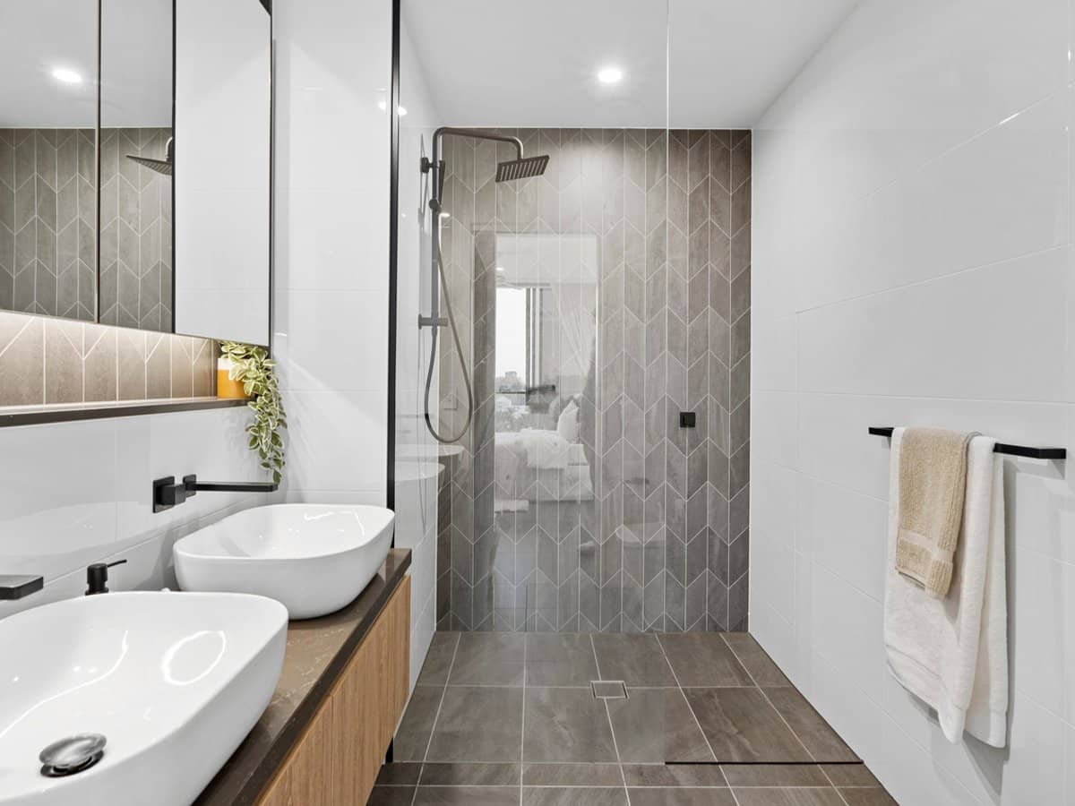 28 Dalpura Street, SURFERS PARADISE - Thumbnail 21