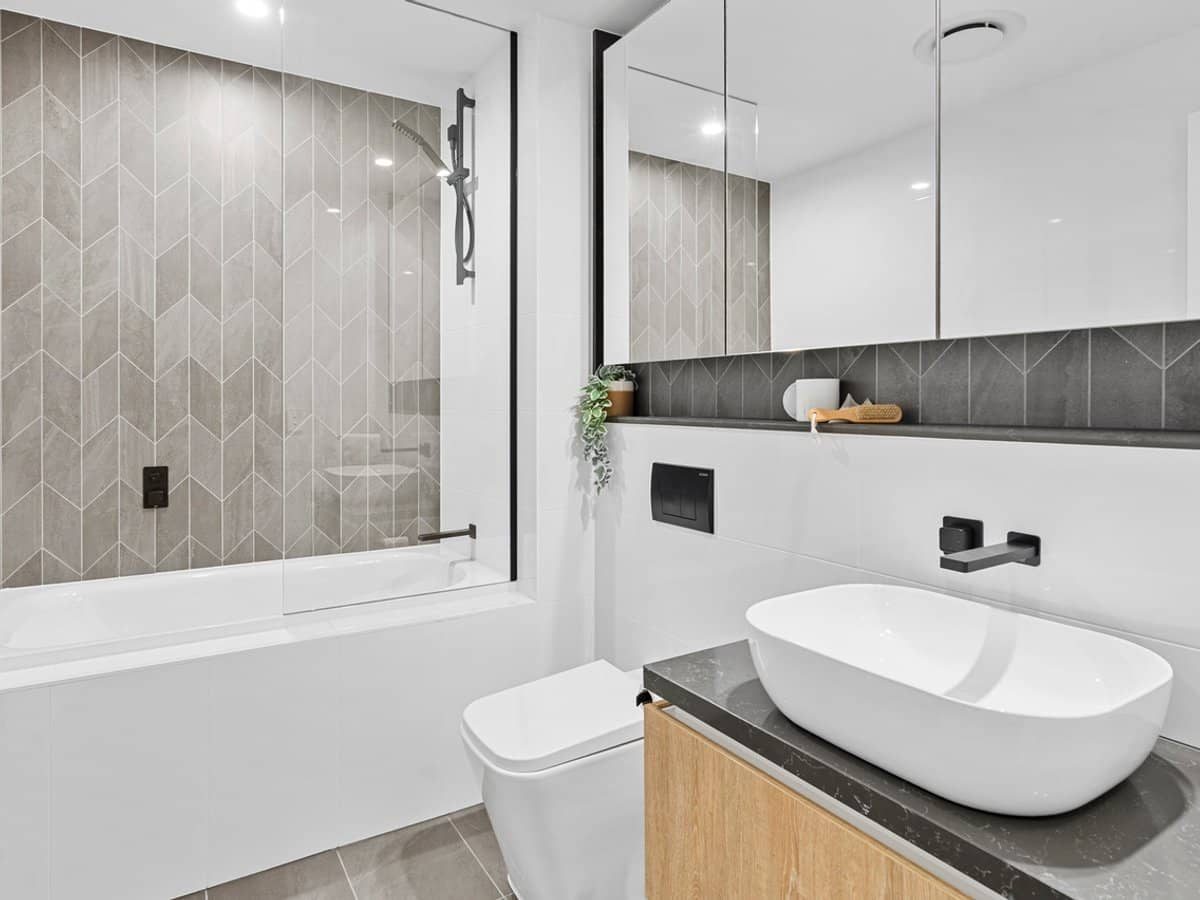 28 Dalpura Street, SURFERS PARADISE - Thumbnail 25