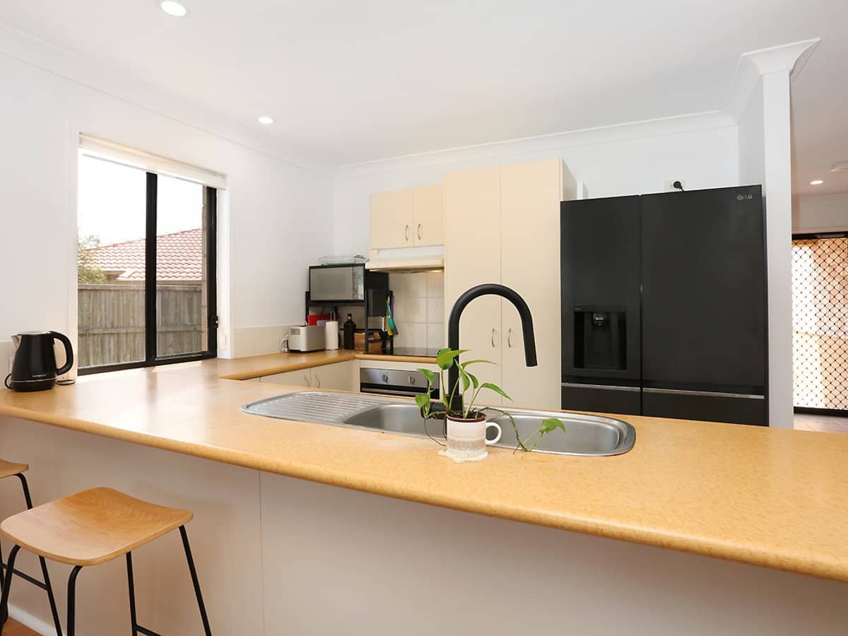 24 Amsonia Court, ARUNDEL - Thumbnail 12