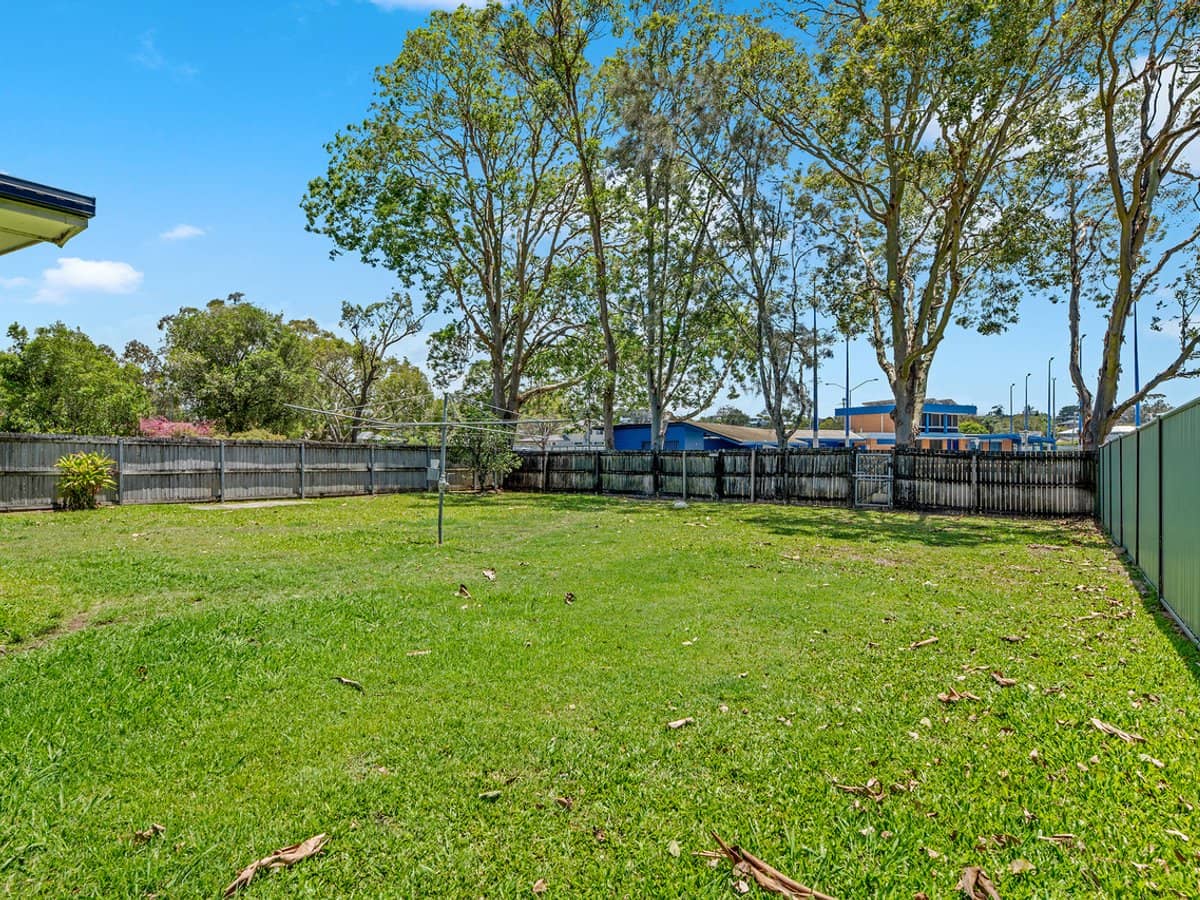 8 Sapium Road, ASHMORE - Thumbnail 5