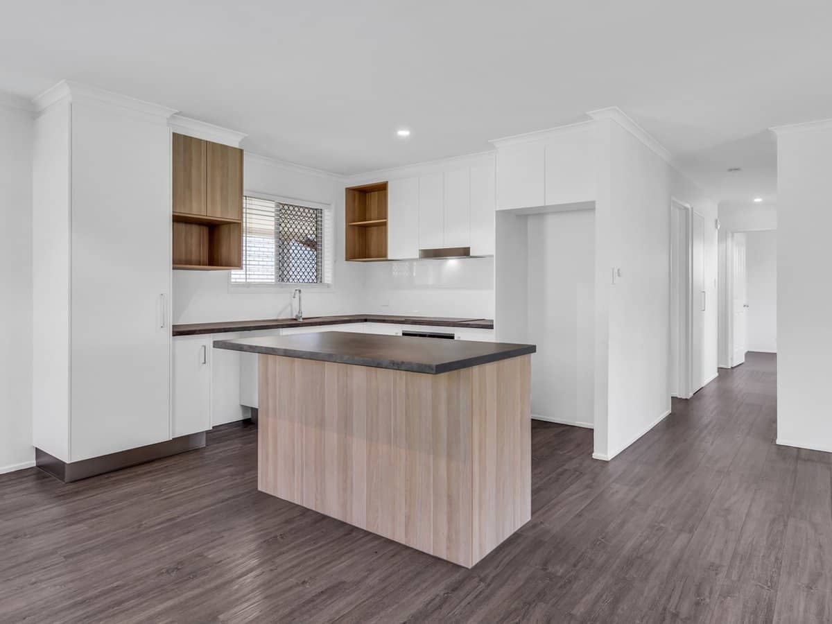 8 Sapium Road, ASHMORE - Thumbnail 10