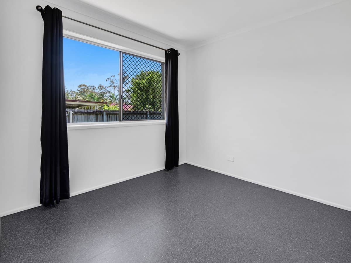 8 Sapium Road, ASHMORE - Thumbnail 14