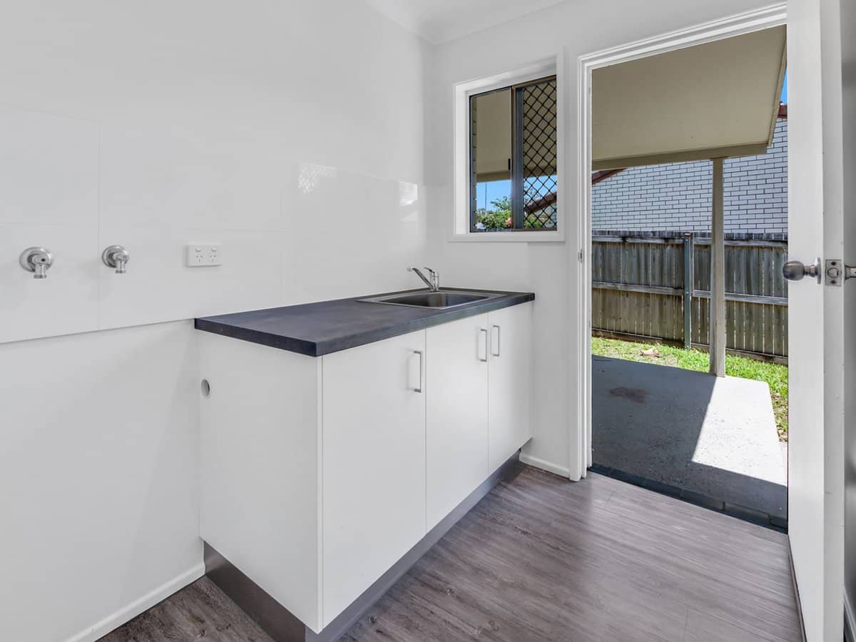 8 Sapium Road, ASHMORE - Thumbnail 15