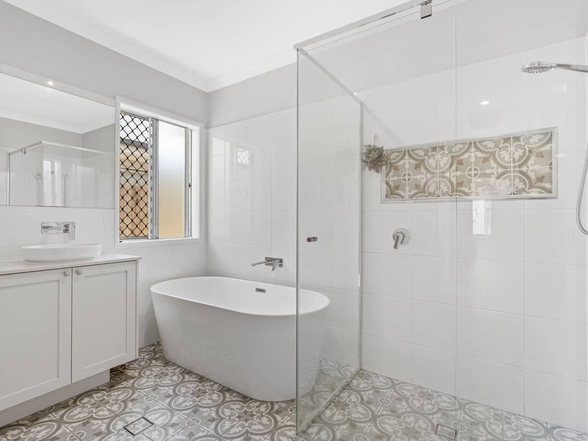 26 Amber Circuit, Greenbank - Thumbnail 8