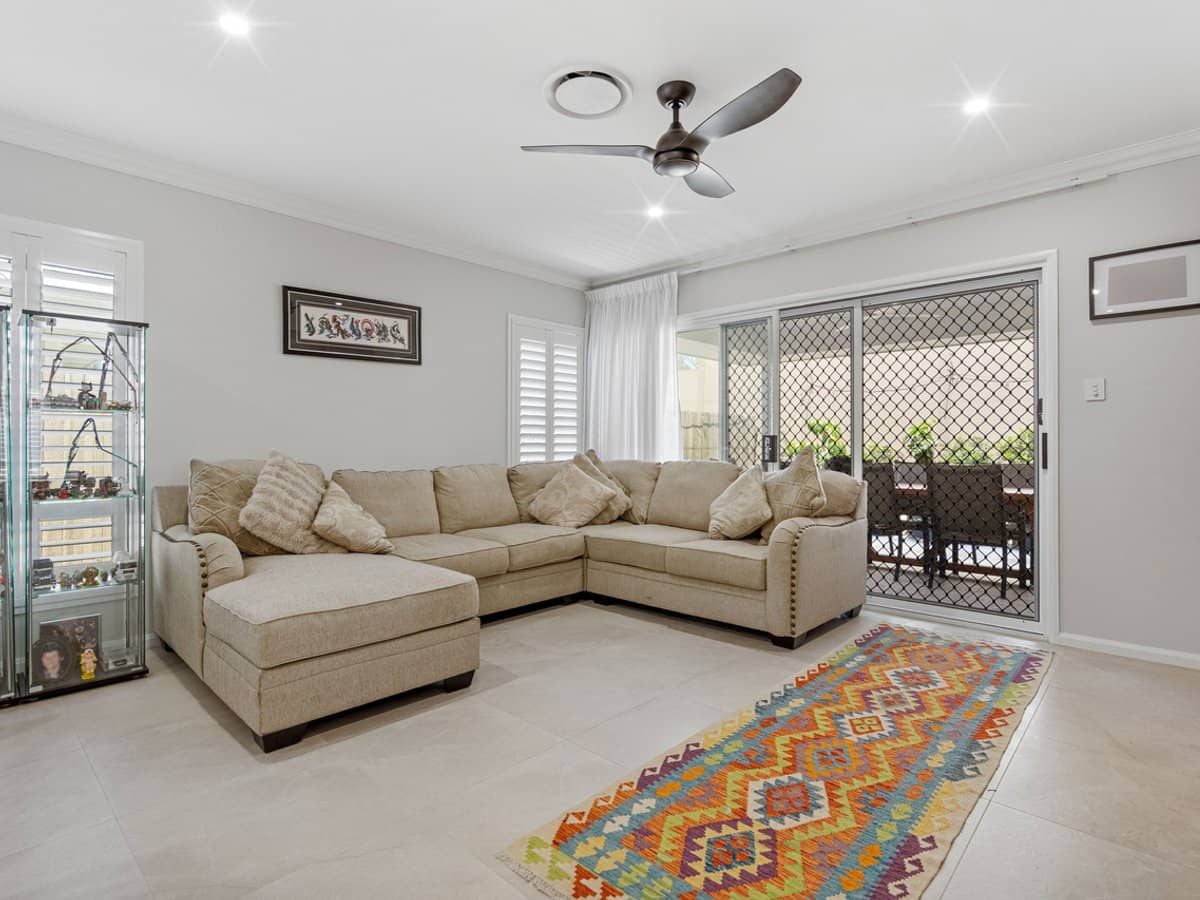 26 Amber Circuit, Greenbank - Thumbnail 10