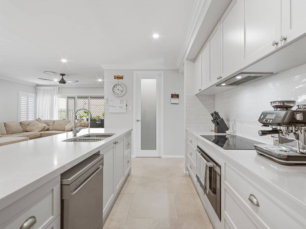 26 Amber Circuit, Greenbank - Thumbnail 13