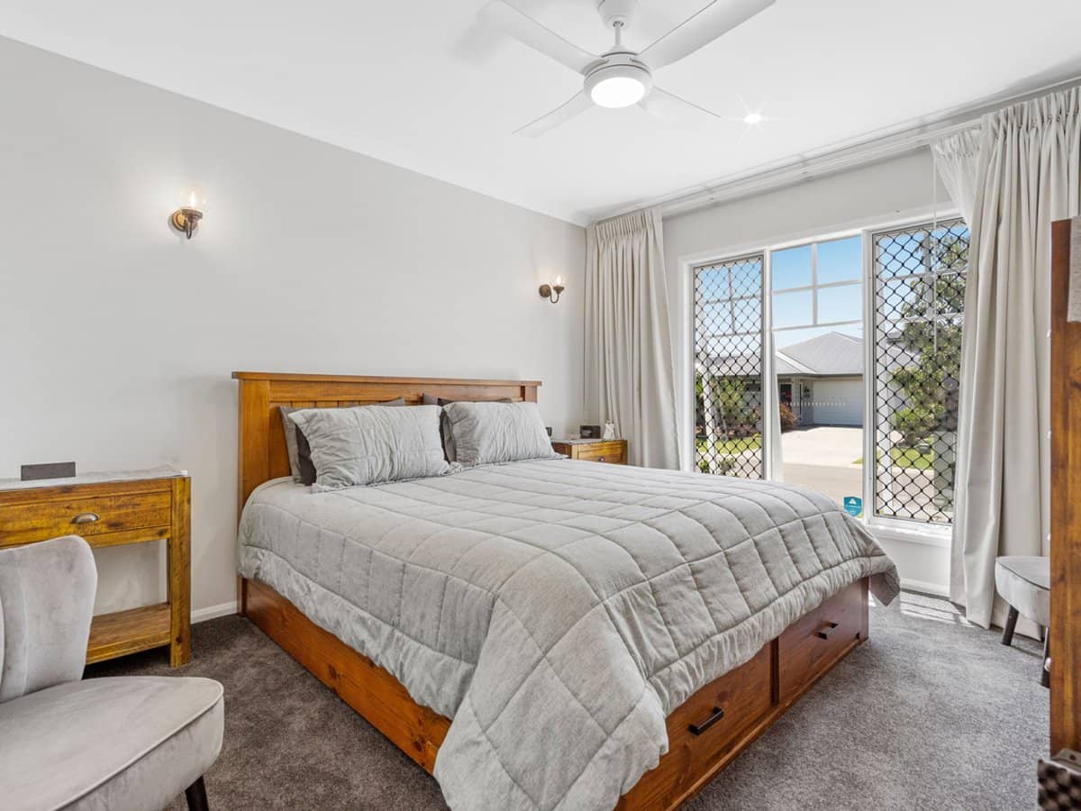 26 Amber Circuit, Greenbank - Thumbnail 16