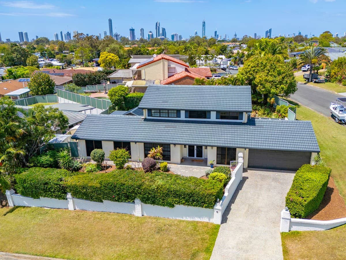 13 Kerria Crescent, ASHMORE - Thumbnail 1