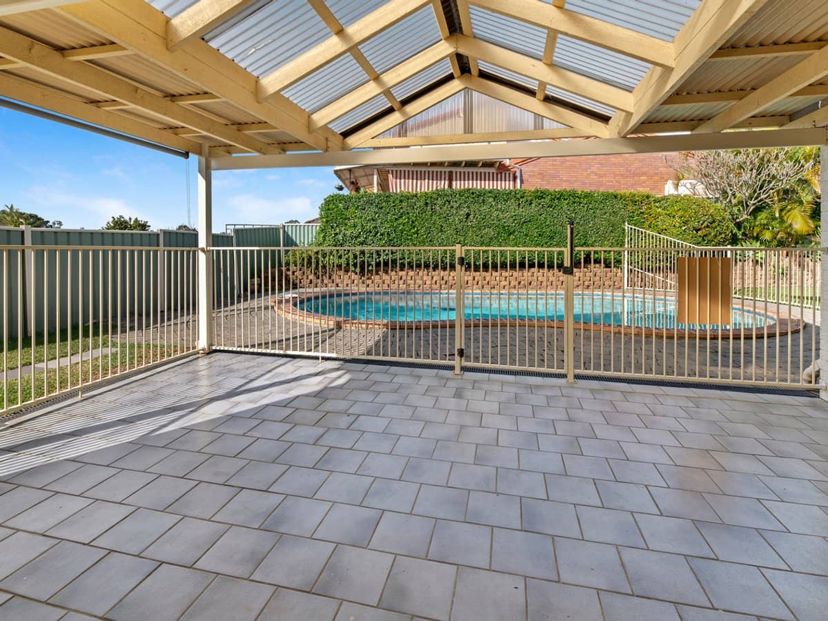 13 Kerria Crescent, ASHMORE - Thumbnail 3