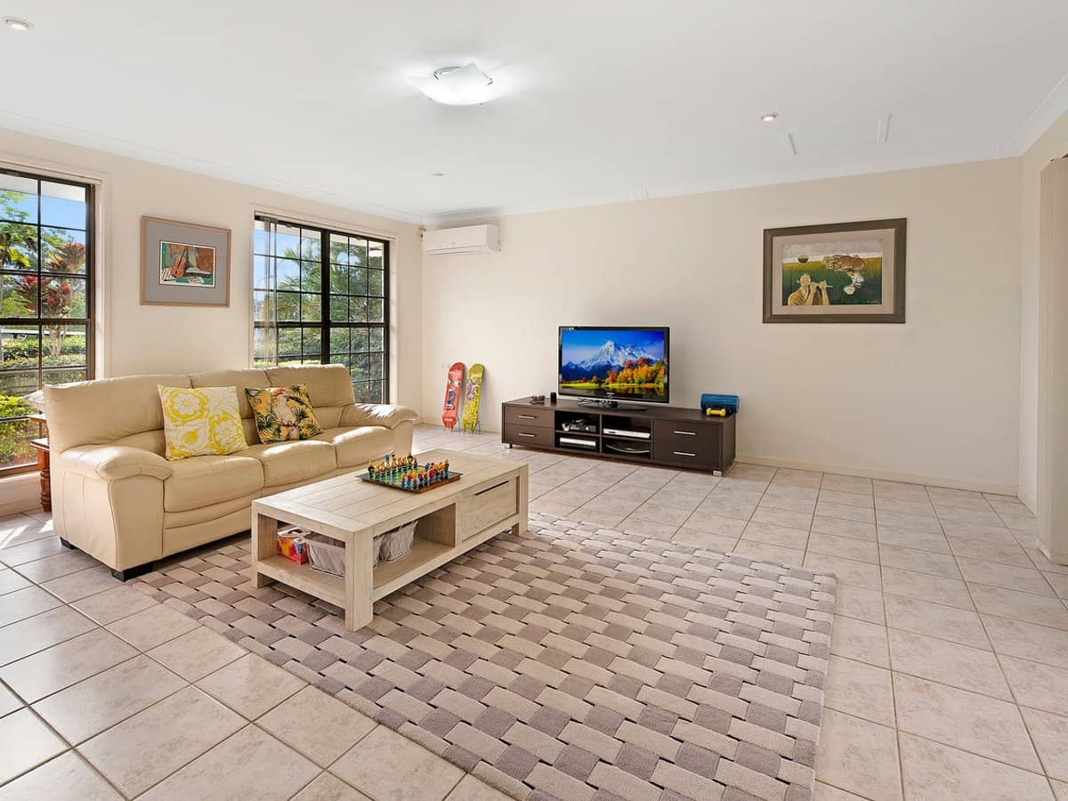 13 Kerria Crescent, ASHMORE - Thumbnail 4