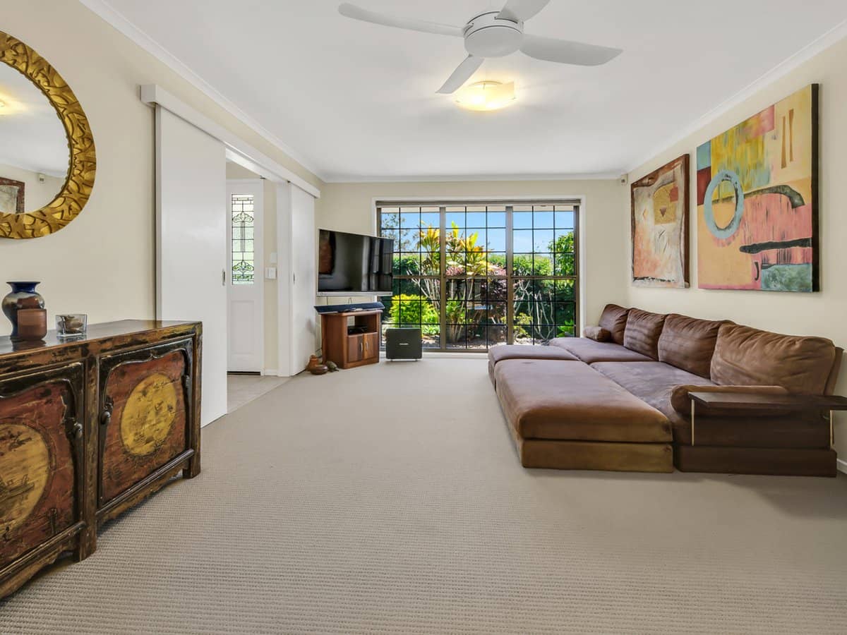 13 Kerria Crescent, ASHMORE - Thumbnail 6