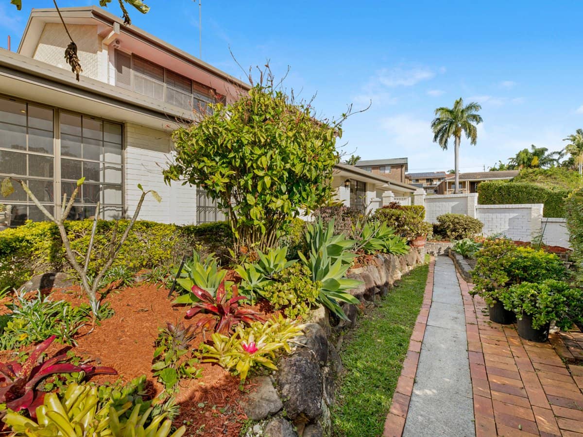 13 Kerria Crescent, ASHMORE - Thumbnail 7