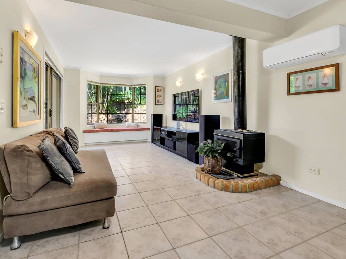 13 Kerria Crescent, ASHMORE - Thumbnail 11