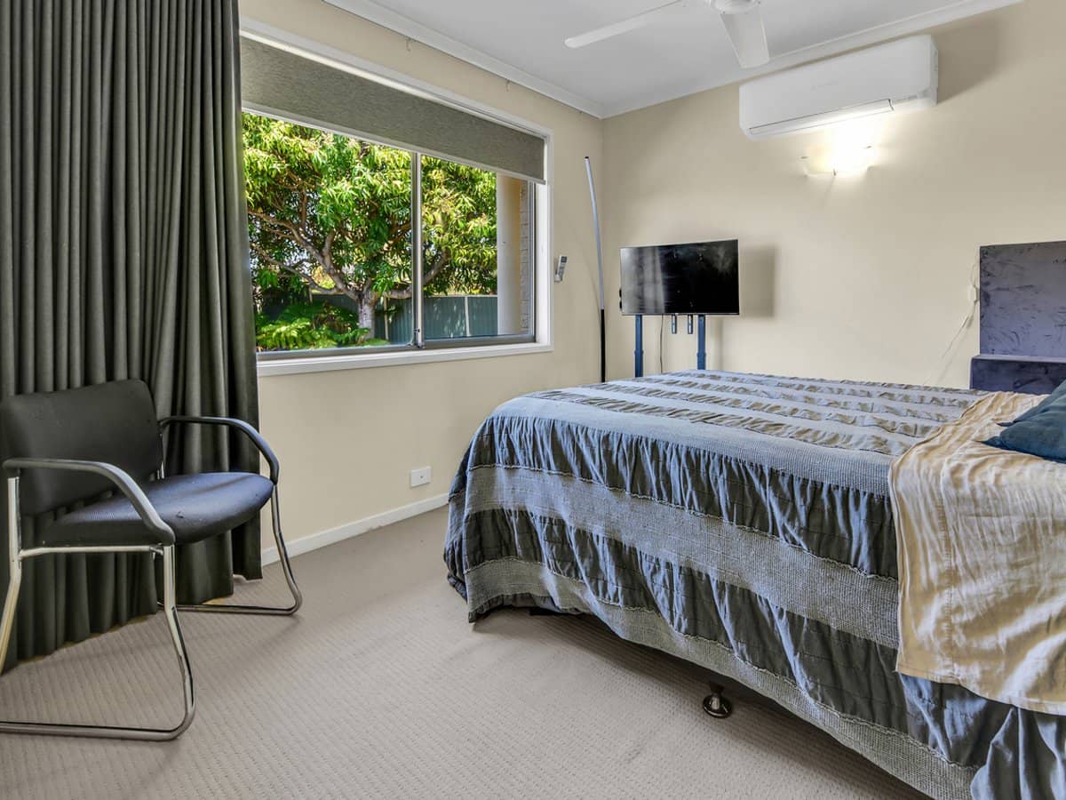 13 Kerria Crescent, ASHMORE - Thumbnail 17