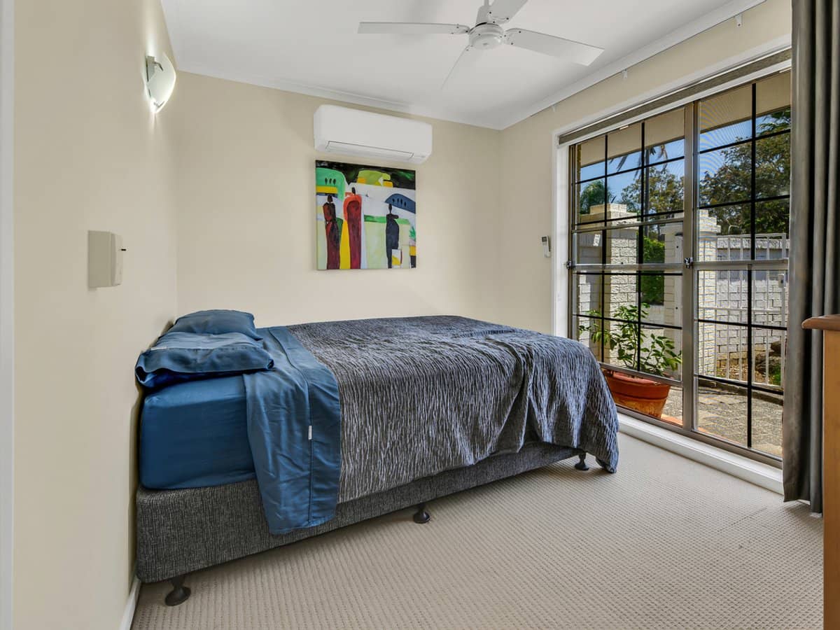 13 Kerria Crescent, ASHMORE - Thumbnail 19