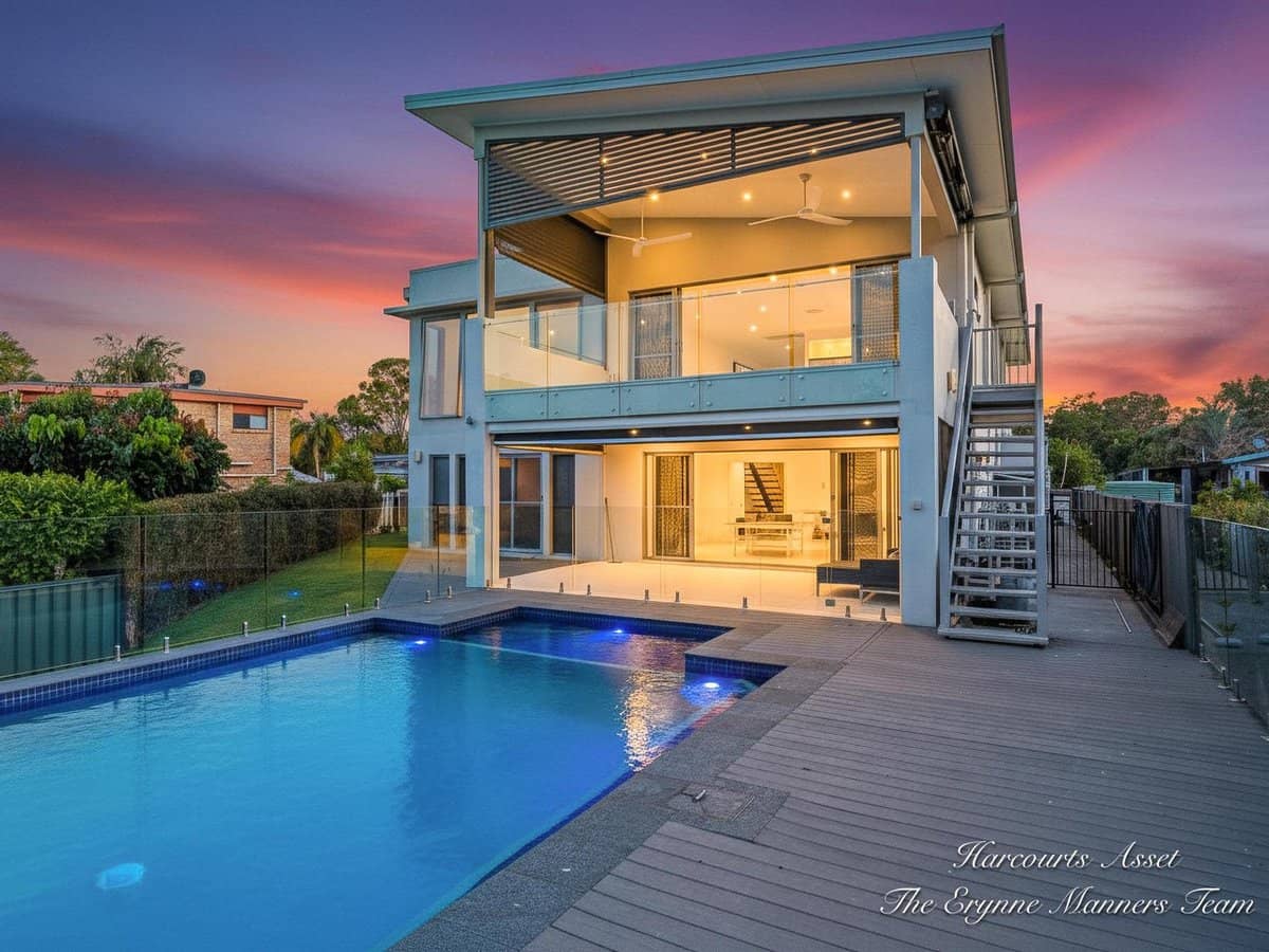 8 Adrian Court, JACOBS WELL - Thumbnail 1