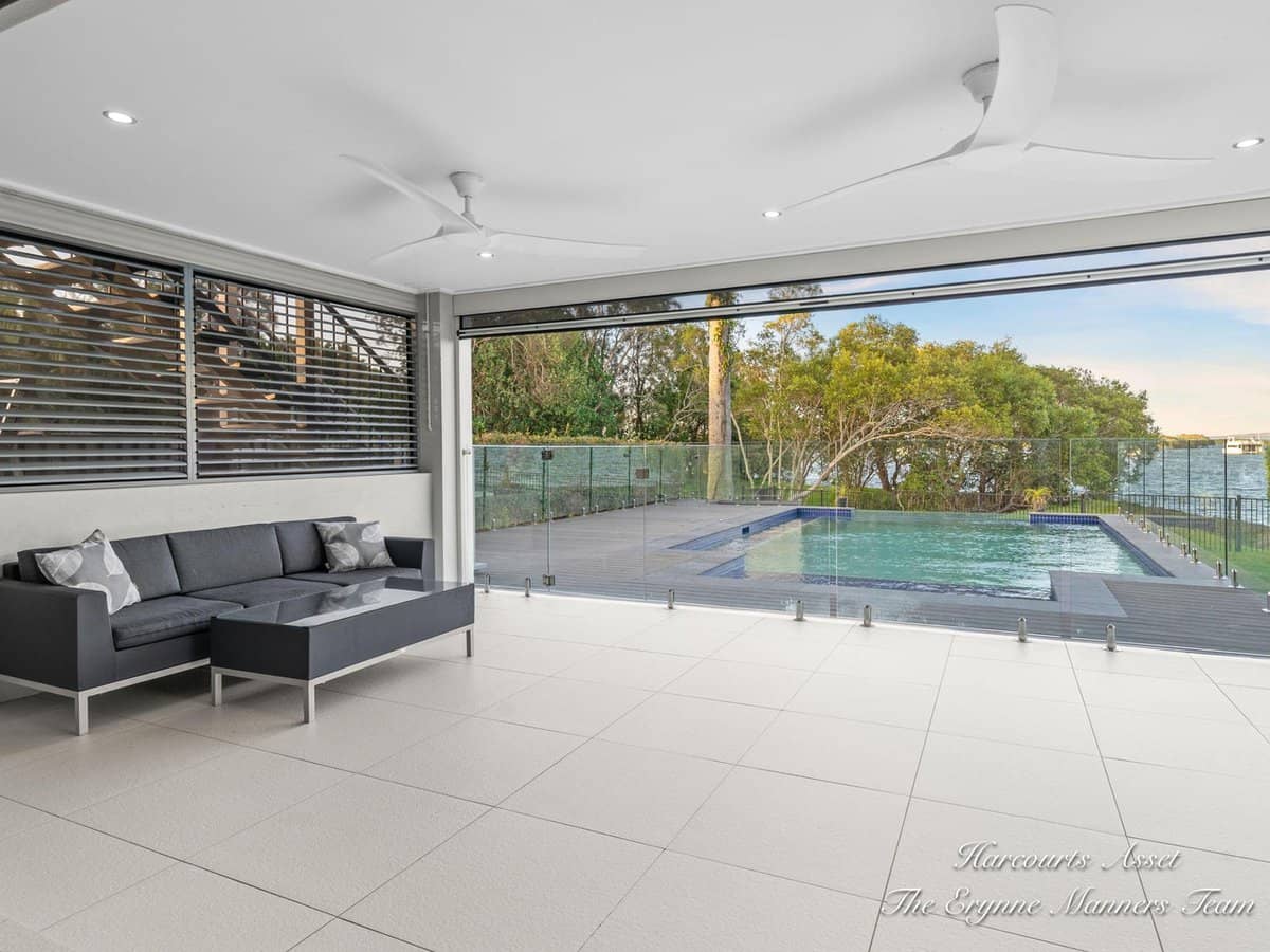 8 Adrian Court, JACOBS WELL - Thumbnail 11