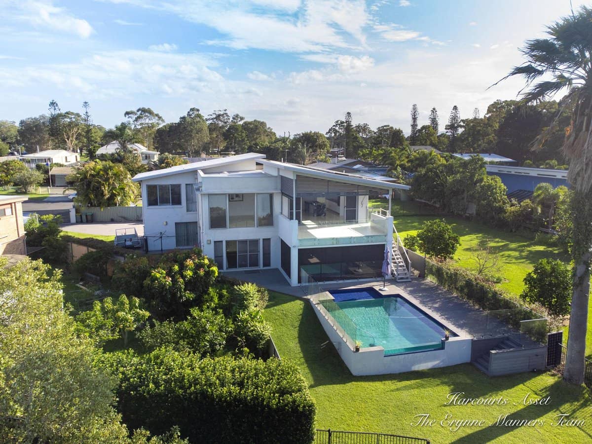 8 Adrian Court, JACOBS WELL - Thumbnail 31