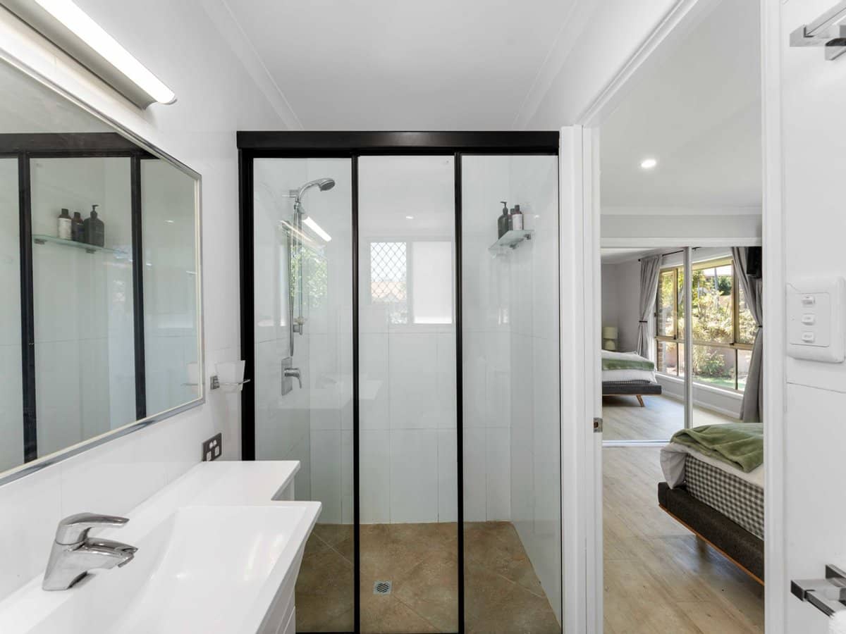 37 Beaconsfield Drive, Burleigh Waters - Thumbnail 9