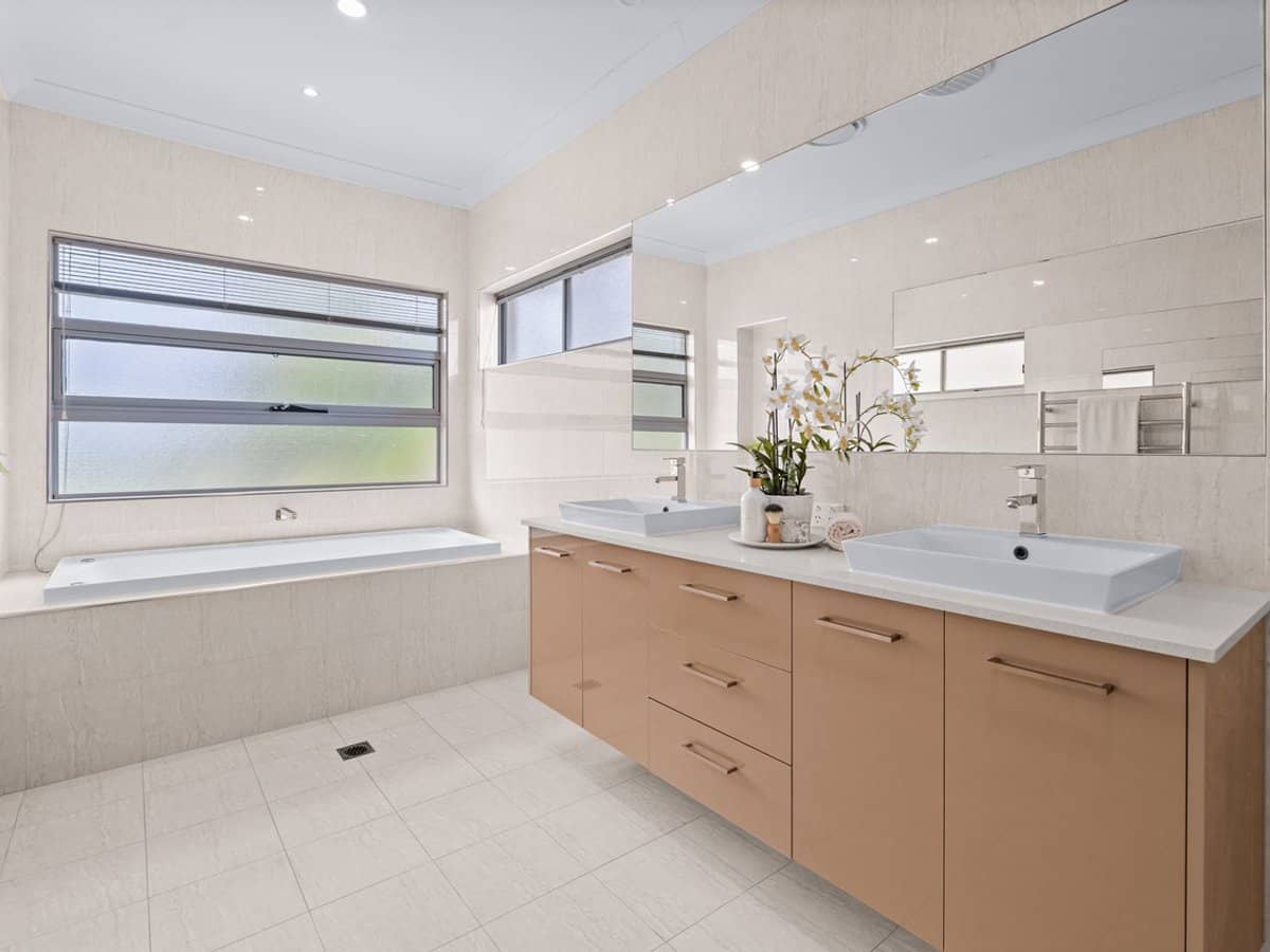 9103 Peter Senior Drive, HOPE ISLAND - Thumbnail 22